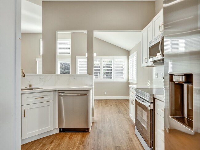 Building Photo - 1101 Rock Creek Way