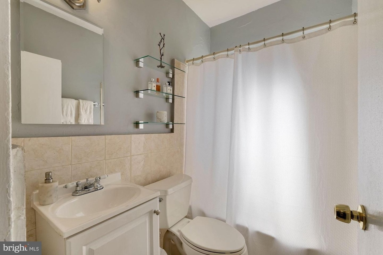 Building Photo - 1727 Massachusetts Ave NW