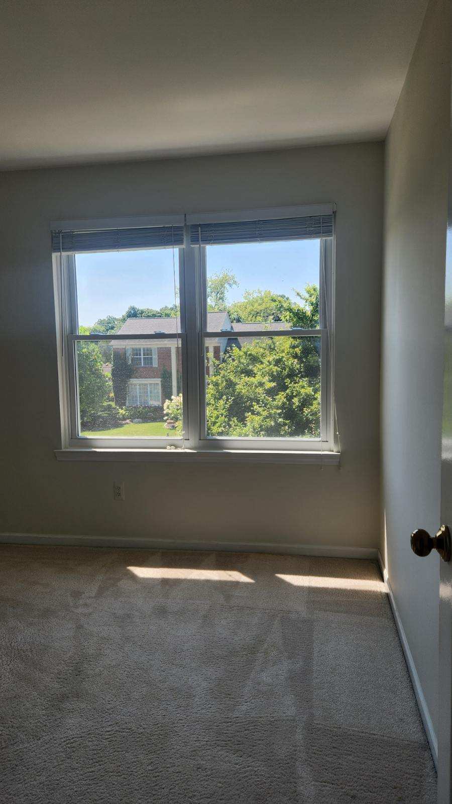 Building Photo - 619 Whitney Dr