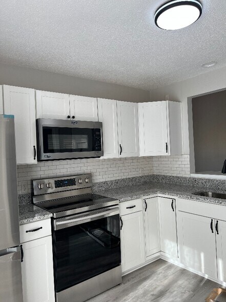 Building Photo - 108 Mallard Cove