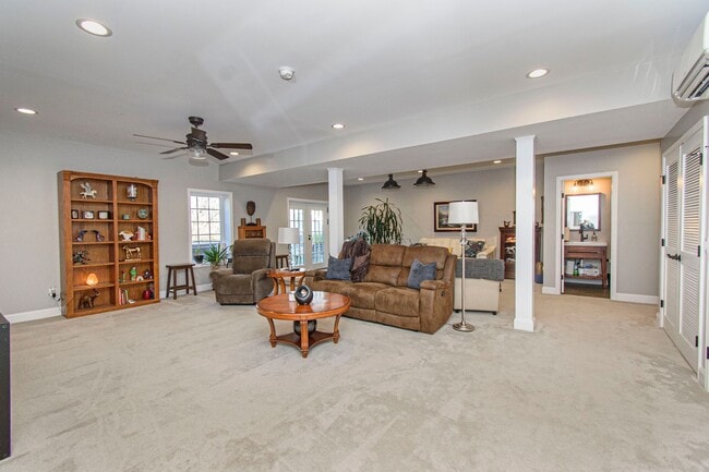 Building Photo - Spacious Home with Hot Tub, Fenced Yard an...