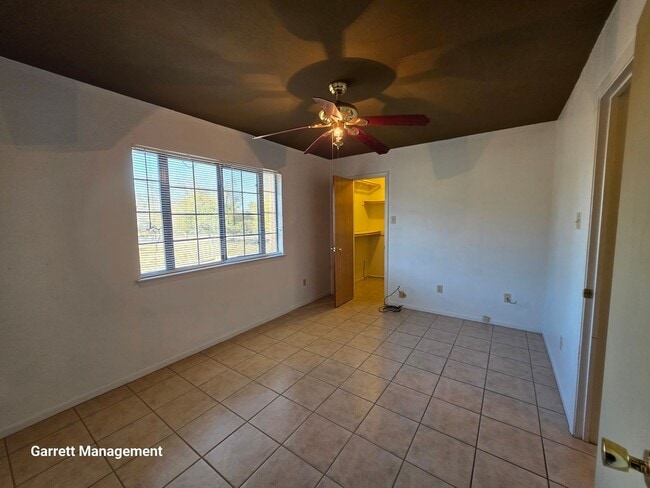 Building Photo - 1703 Taylor St