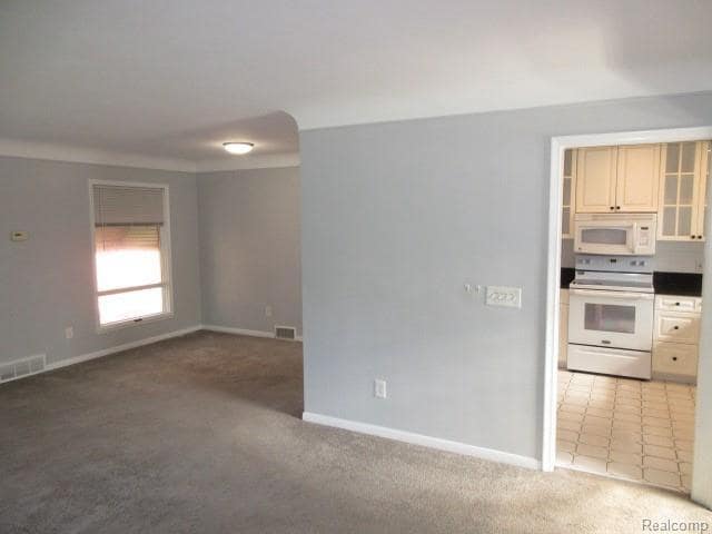 Building Photo - 322 Catalpa Dr