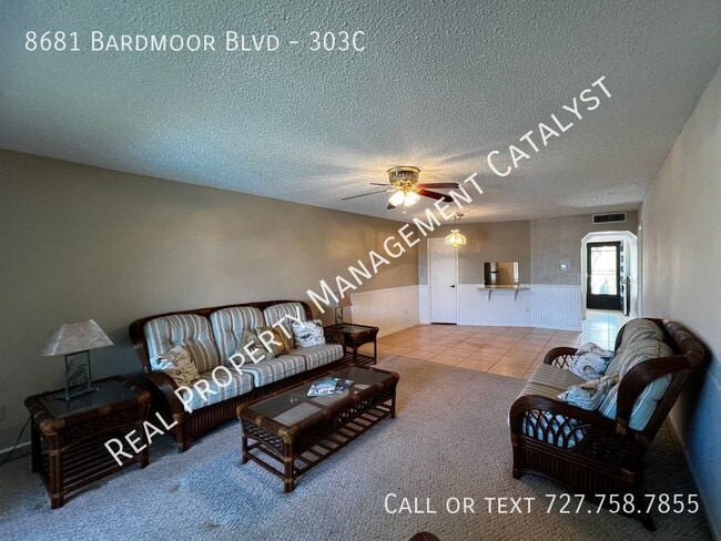 Building Photo - 8681 Bardmoor Blvd