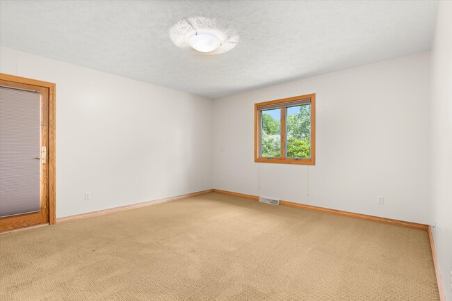 Building Photo - 2427 Reynolds Manor Dr