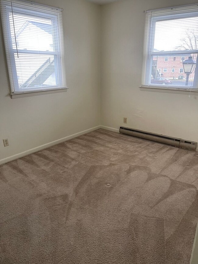 Building Photo - Apartment for Rent