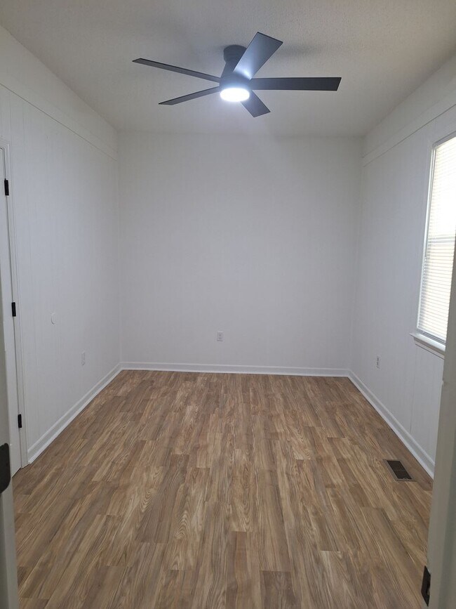Building Photo - 1522 Middle St