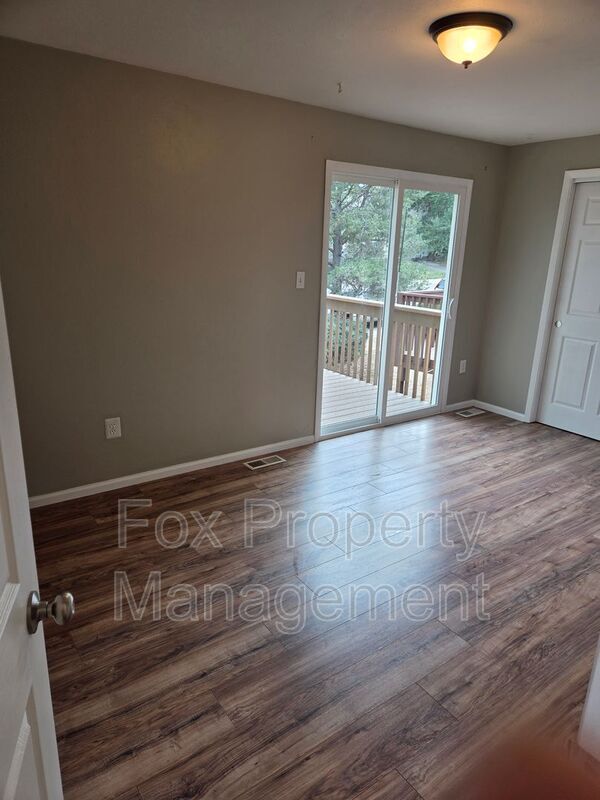 Building Photo - 710 W Cleveland Cir