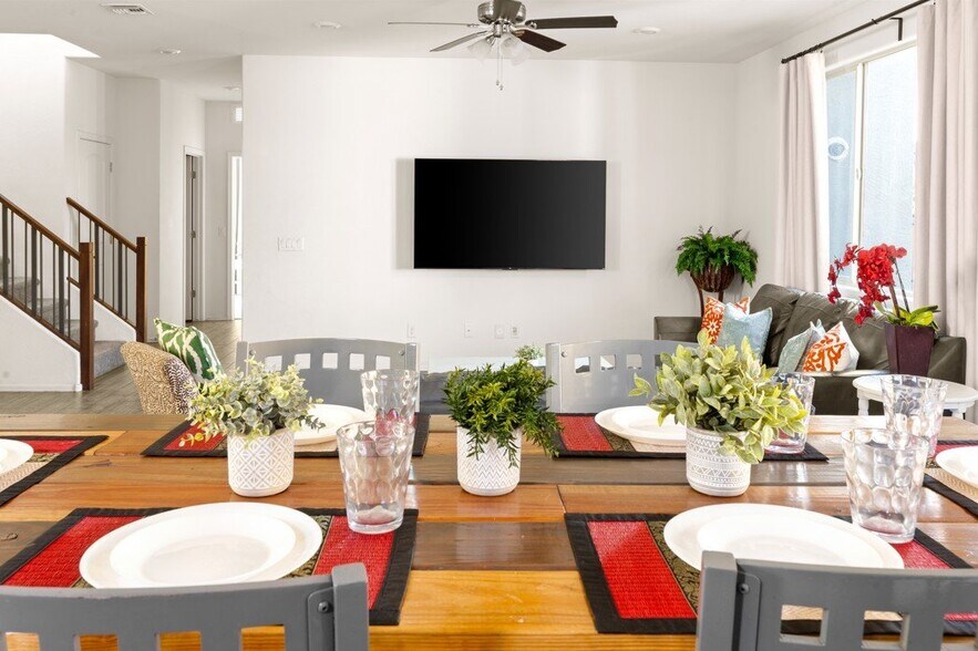 Building Photo - 16220 W La Ventilla Way