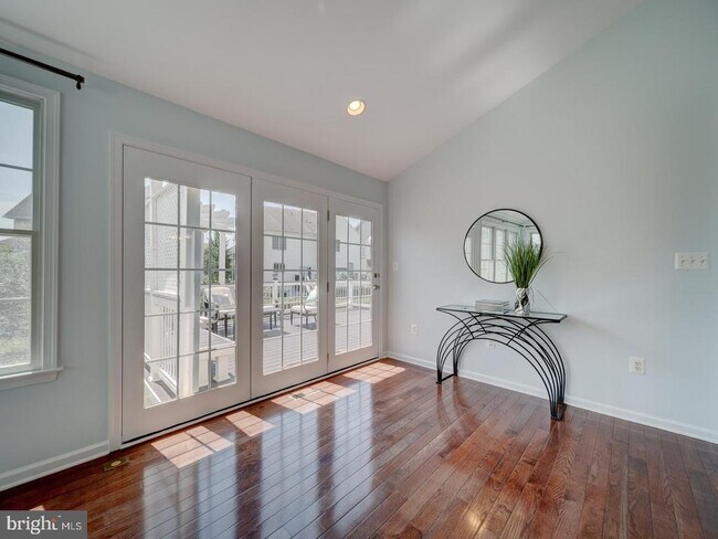 Building Photo - 43320 Barnstead Dr
