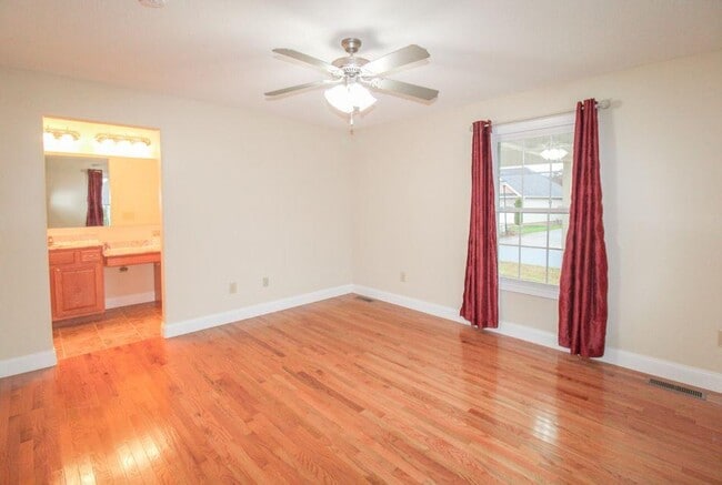 Building Photo - 241 Sweetgrass Ln