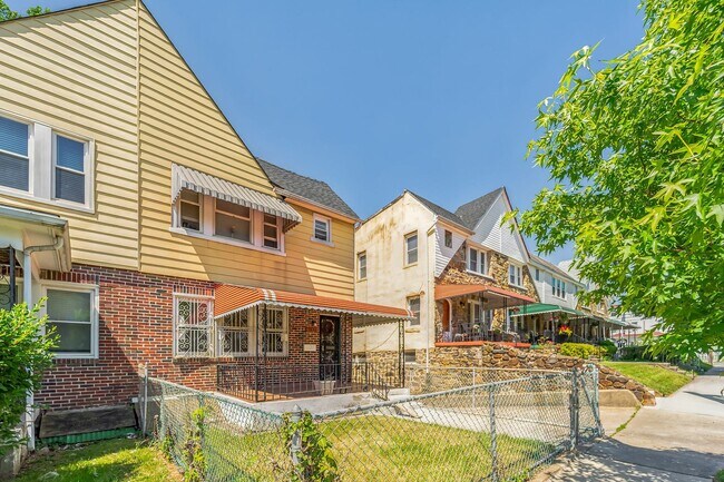 Building Photo - Narcissus