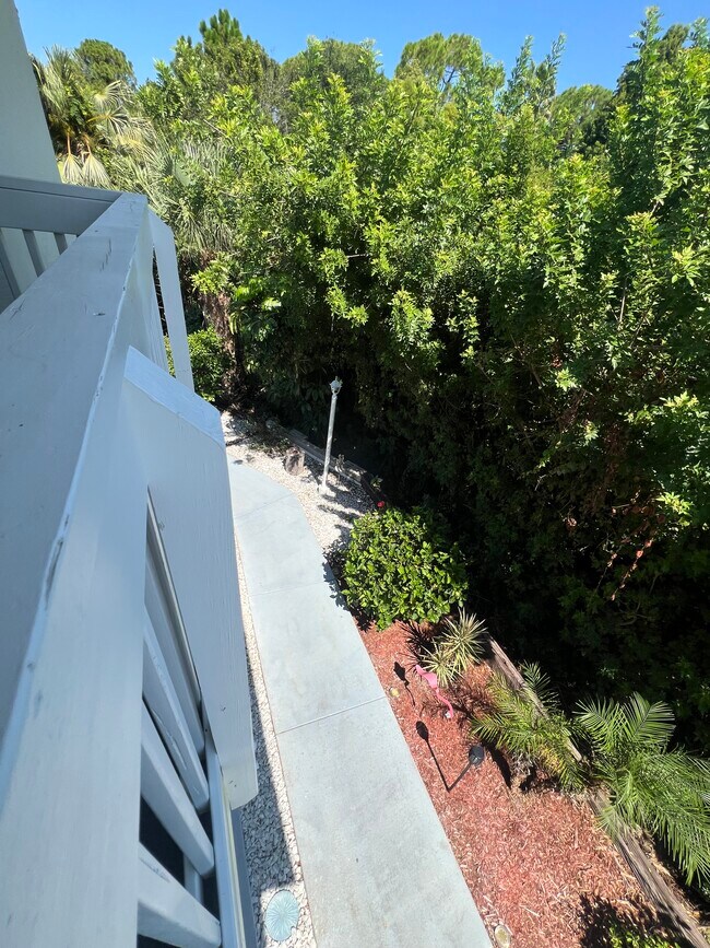 Building Photo - 455 Alt 19
