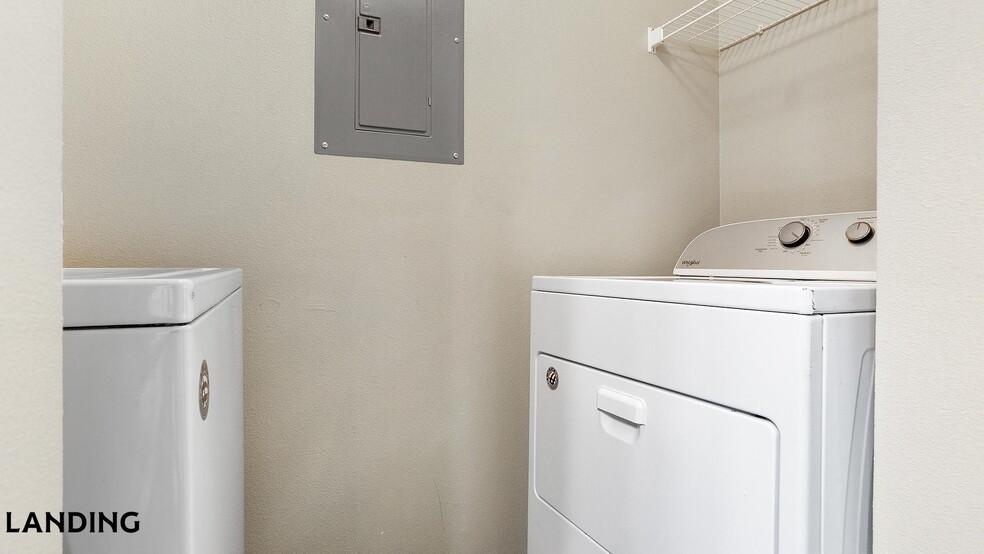 Building Photo - 701 W 101st Pl S