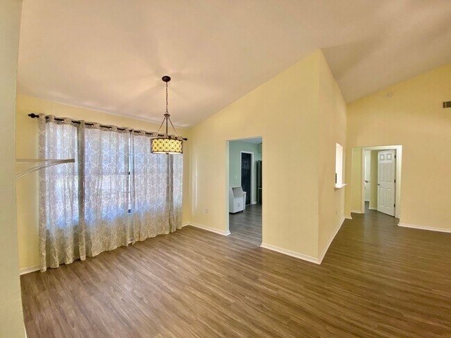 Building Photo - Charming 4BR Home in Haile Plantation with...