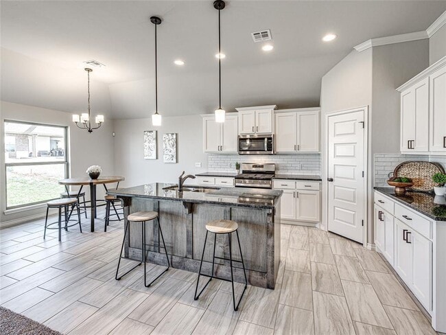 Building Photo - 526 Cherrybark Dr