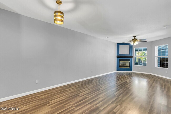 Building Photo - 1505 N Center St