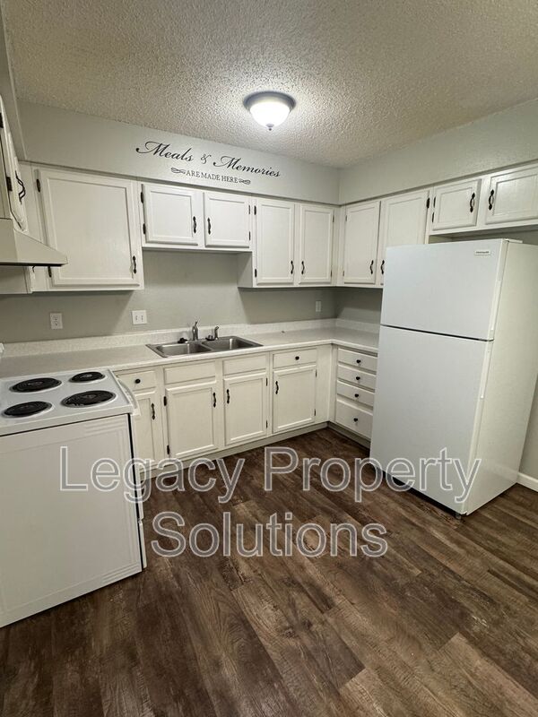 Building Photo - 1017 S 3rd St