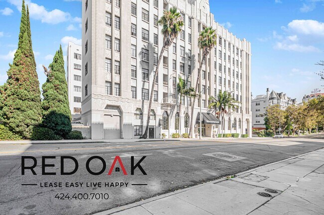 Building Photo - 570 N Rossmore Ave