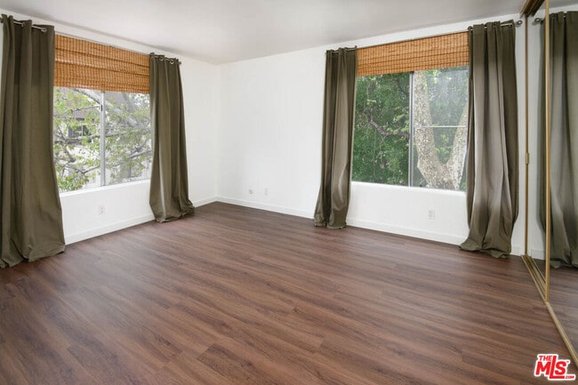 Building Photo - 11201 Summertime Ln