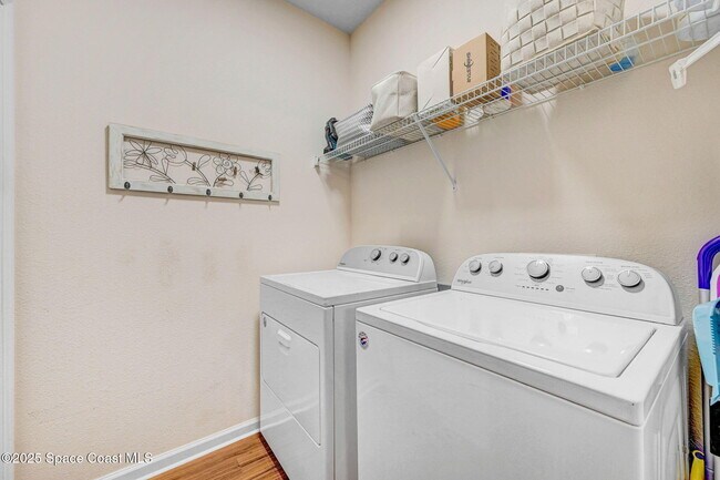Building Photo - 993 Riviera Point Dr