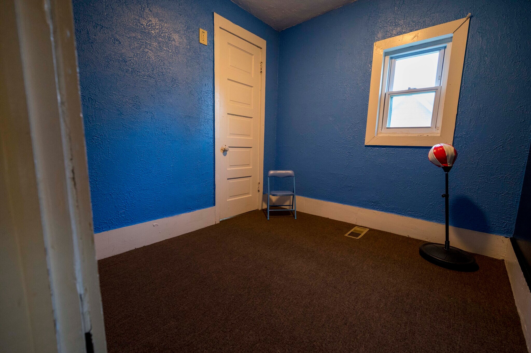 Small Play Room - 319 N Sycamore St