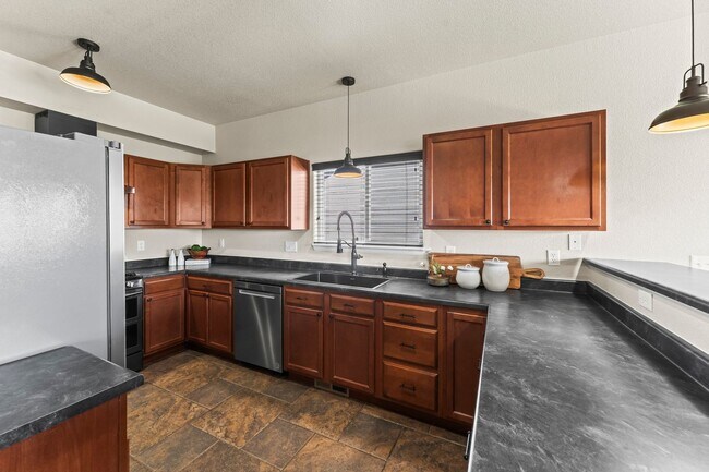 Building Photo - Wonderful Home