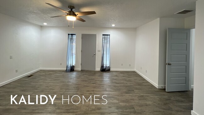 Building Photo - 12510 Maple Ridge Rd