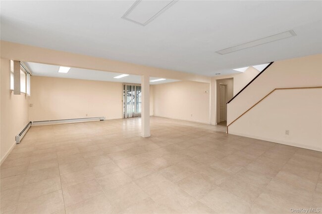 Building Photo - 681 Flanders Dr