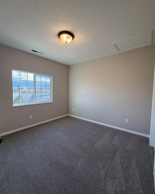 Building Photo - 2280 N 2350 W