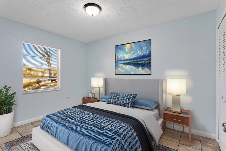 Building Photo - 3215 Pershing St