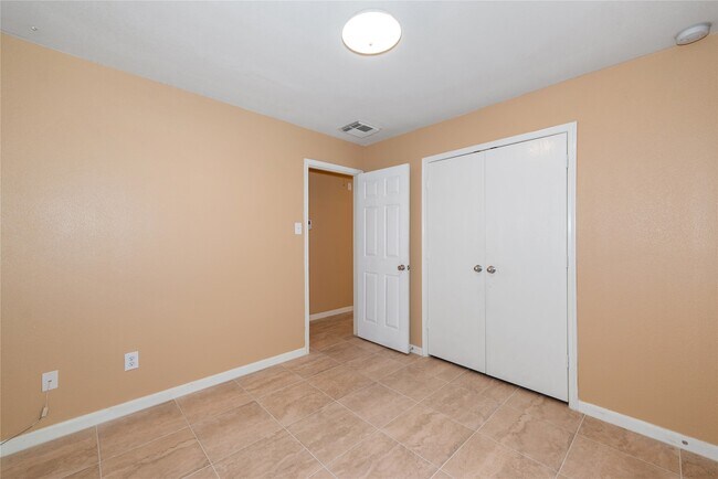 Building Photo - 21219 Misty Brook Bend Ln