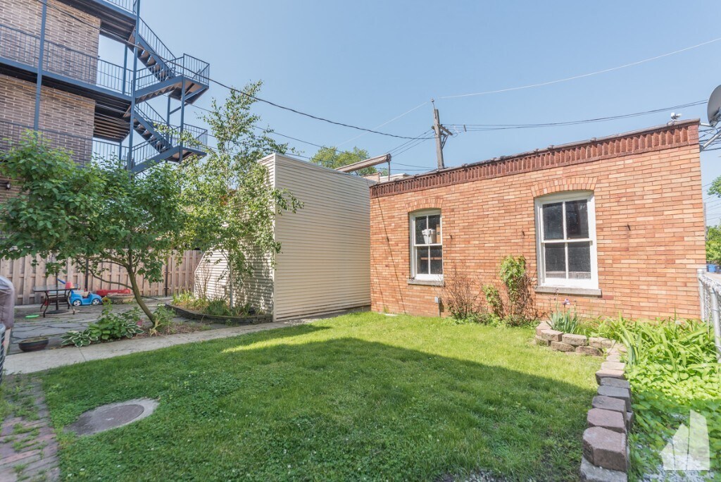 Building Photo - 3710 N Damen Ave