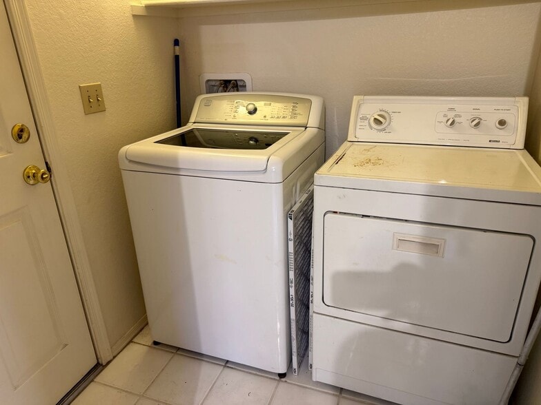 Building Photo - 3579 W Sky Ridge Loop