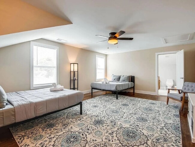 Building Photo - Furnished 6BR House in the Heart of Nashville