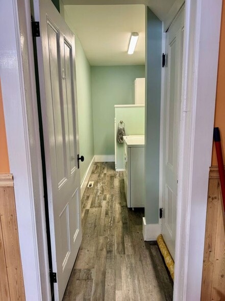 Building Photo - 1937 Spencer Hill Rd