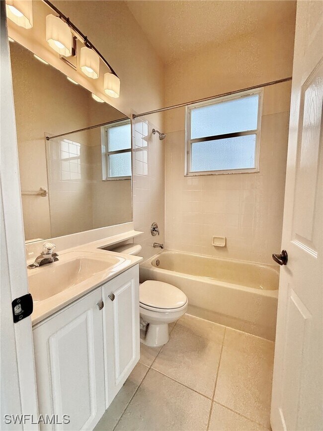 Building Photo - 1098 Port Orange Way