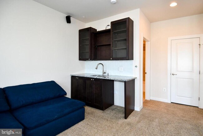 Building Photo - 409 Hydrangea Place