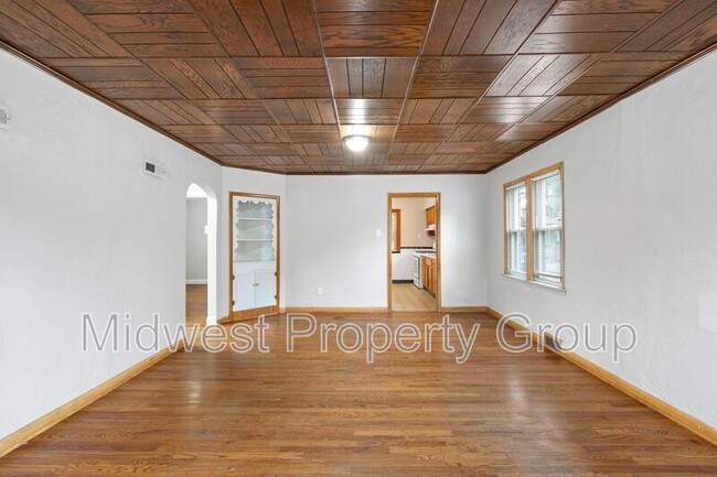Building Photo - 3417 Eminence Blvd