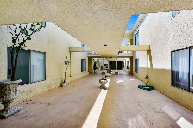 Building Photo - 1417 S Atlantic Blvd