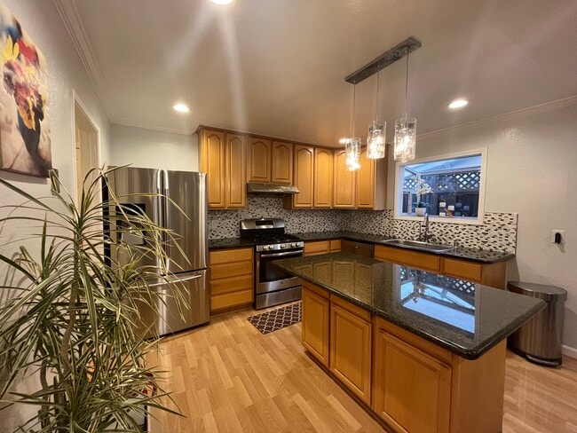 Building Photo - 622 Clauser Dr