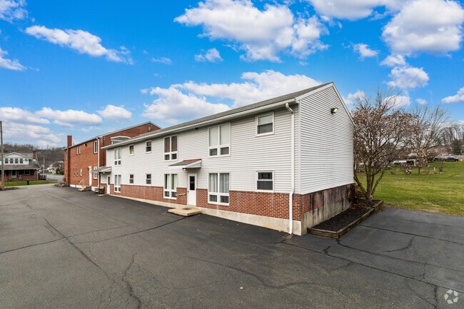 Building Photo - 920 N Reading Ave
