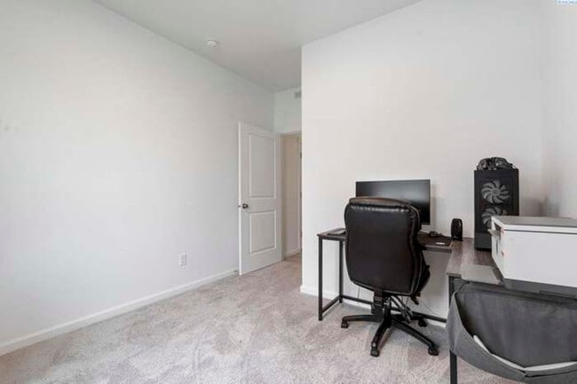 Building Photo - 308 Ruby Ave