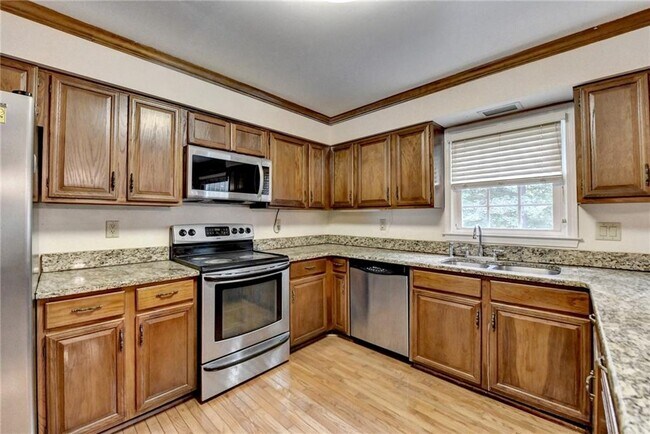 Building Photo - 478 Guilford Cir