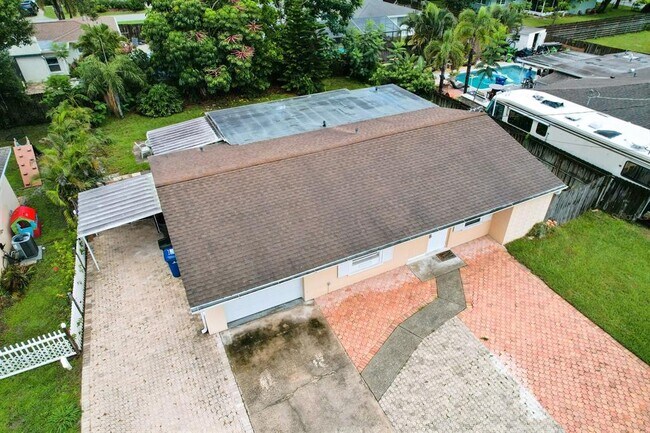 Building Photo - 3217 McIntosh Rd