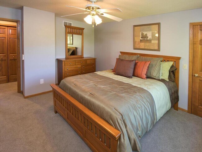 Building Photo - Elegant 2-Story has 4 BRs on Upper Level, Office, 2 Family Rooms, Fireplace & More!