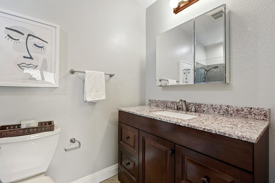 Master Bathroom - 8341 Grenoble St