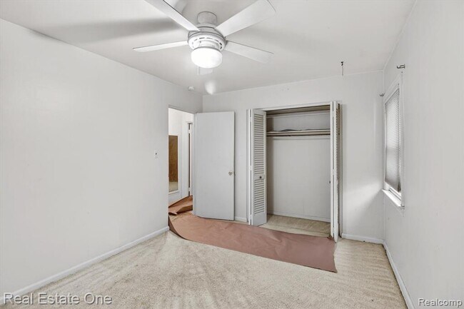Building Photo - 7420 Drexel St