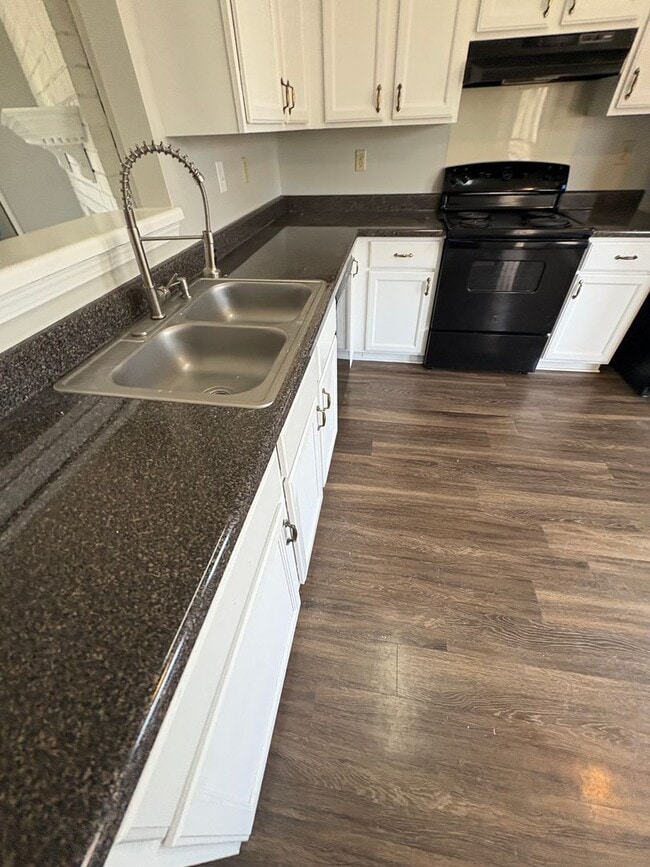 Building Photo - 5384 Farm Ridge Dr