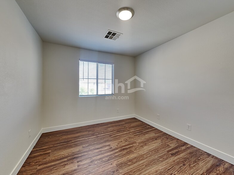 Building Photo - 2337 Statham Ave